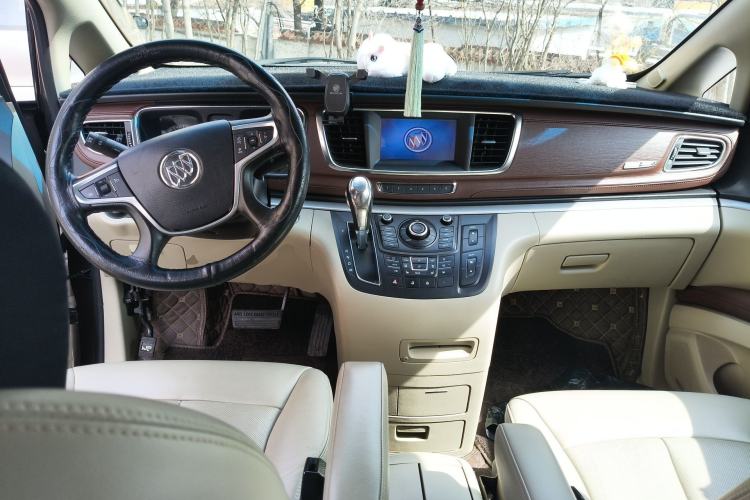 Used Buick GL8 2014 3.0L XT Luxury Business Flagship Edition Center Console