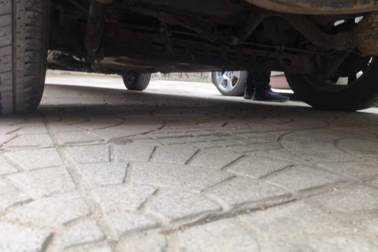 Used Buick GL8 2014 2.4L Classic Edition Chassis Rear Left