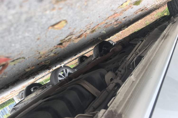 Used Buick GL8 2014 2.4L Classic Edition Chassis Rear Left