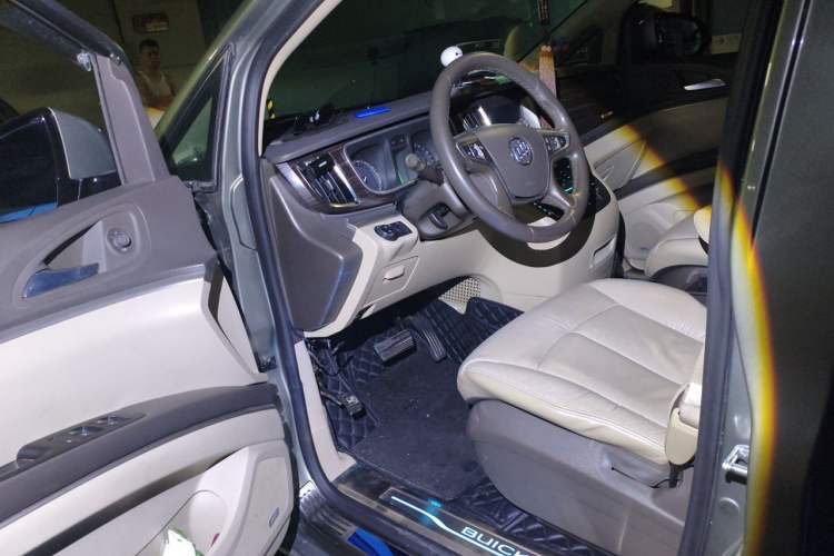 Used Buick GL8 2014 3.0L XT Luxury Business Flagship Edition Driver Seat