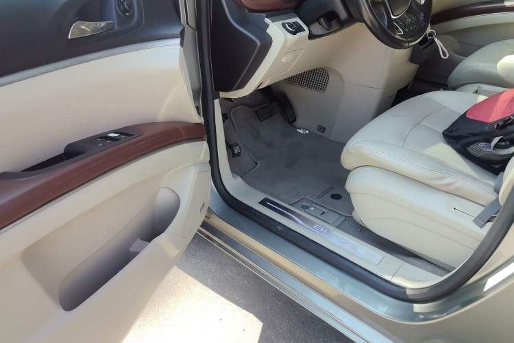 Used Buick GL8 2014 3.0L XT Luxury Business Flagship Edition Driver Seat