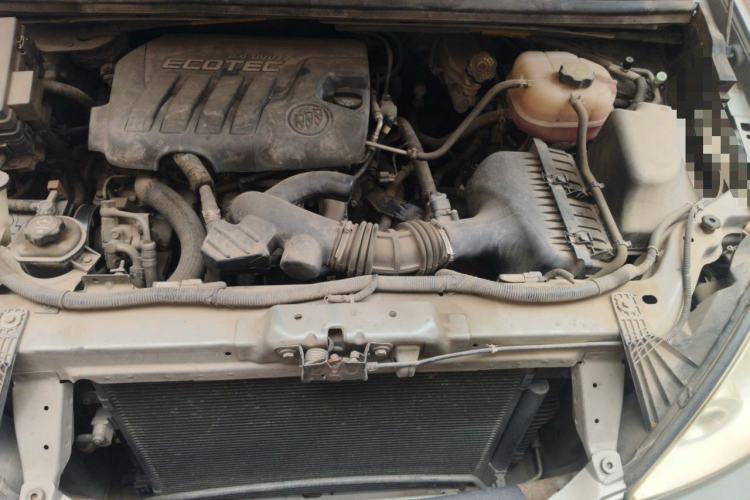Used Buick GL8 2014 2.4L Classic Edition Engine Bay