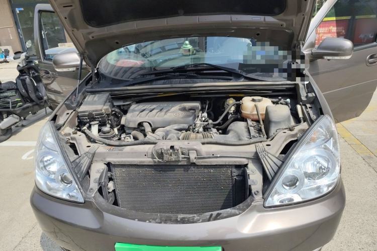 Used Buick GL8 2014 2.4L Classic Edition Engine Bay