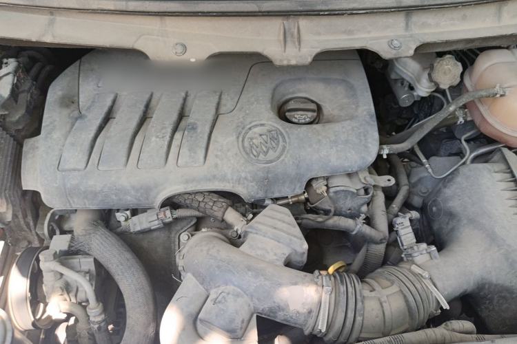 Used Buick GL8 2014 2.4L Executive Edition Engine Bay