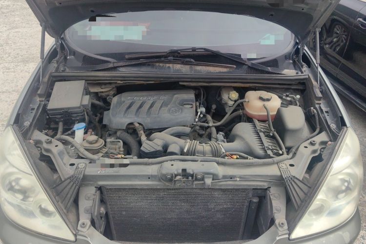 Used Buick GL8 2014 2.4L Classic Edition Engine Bay