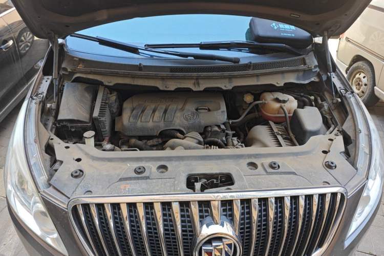 Used Buick GL8 2014 2.4L CT Luxury Business Comfort Edition Engine Bay