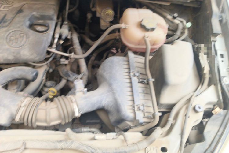 Used Buick GL8 2014 2.4L Classic Edition Engine Bay Left