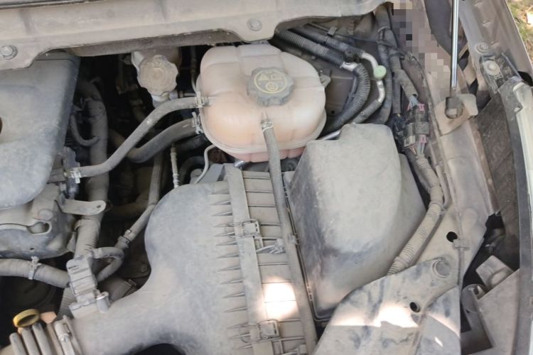 Used Buick GL8 2014 2.4L Executive Edition Engine Bay Left