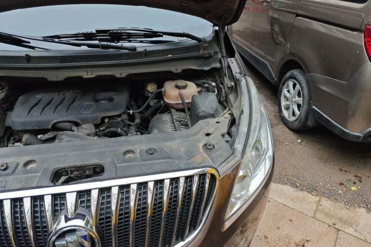 Used Buick GL8 2014 2.4L CT Luxury Business Comfort Edition Engine Bay Left