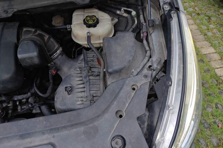 Used Buick GL8 2014 3.0L GT Luxury Business Haoya Edition Engine Bay Left