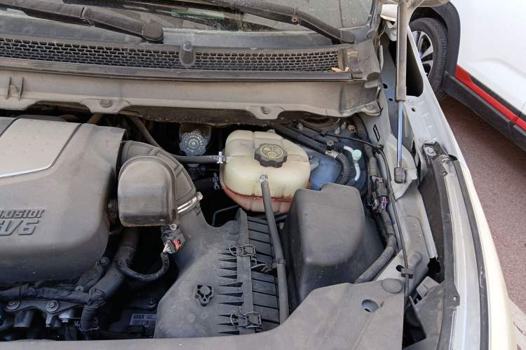 Used Buick GL8 2014 3.0L GT Luxury Business Haoya Edition Engine Bay Left