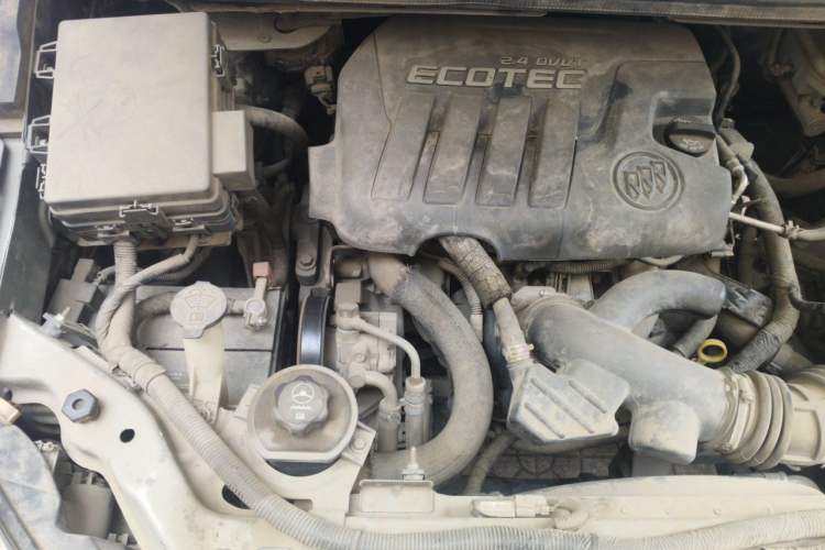 Used Buick GL8 2014 2.4L Classic Edition Engine Bay Right
