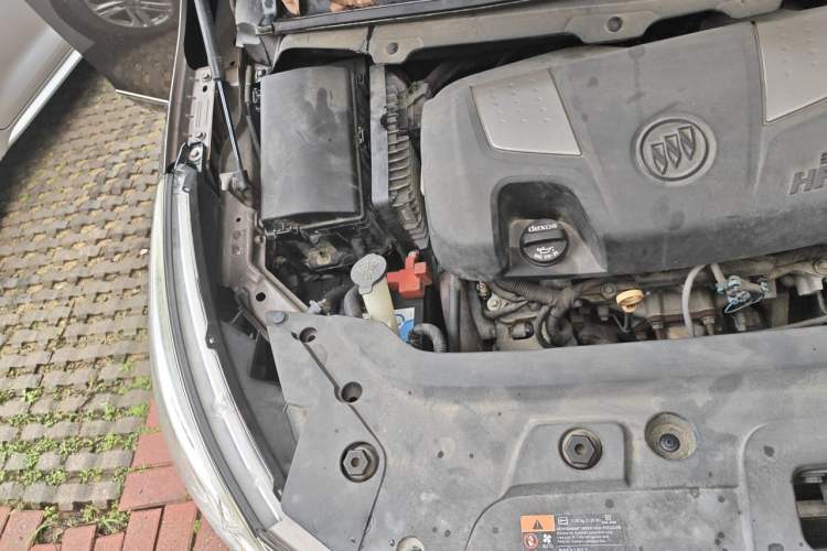 Used Buick GL8 2014 3.0L GT Luxury Business Haoya Edition Engine Bay Right