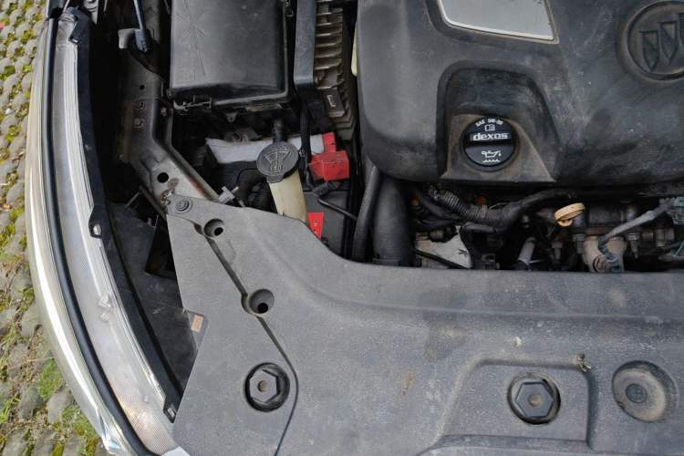 Used Buick GL8 2014 3.0L GT Luxury Business Haoya Edition Engine Bay Right