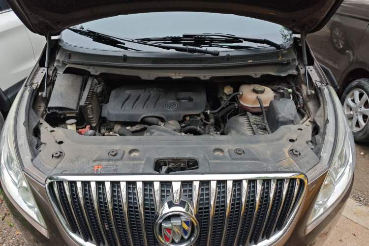 Used Buick GL8 2014 2.4L CT Luxury Business Comfort Edition Engine Bay