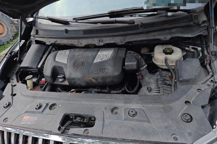 Used Buick GL8 2014 3.0L GT Luxury Business Haoya Edition Engine Bay