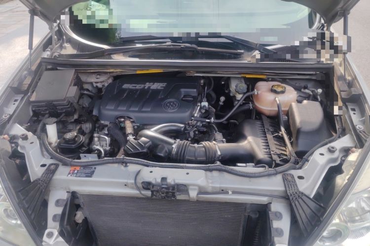 Used Buick GL8 2014 2.4L Classic Edition Engine Bay