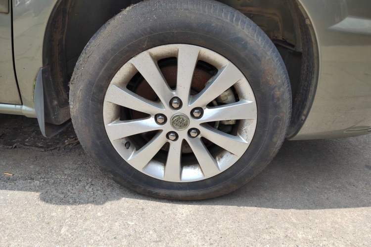 Used Buick GL8 2014 2.4L Comfort Edition Exterior 7