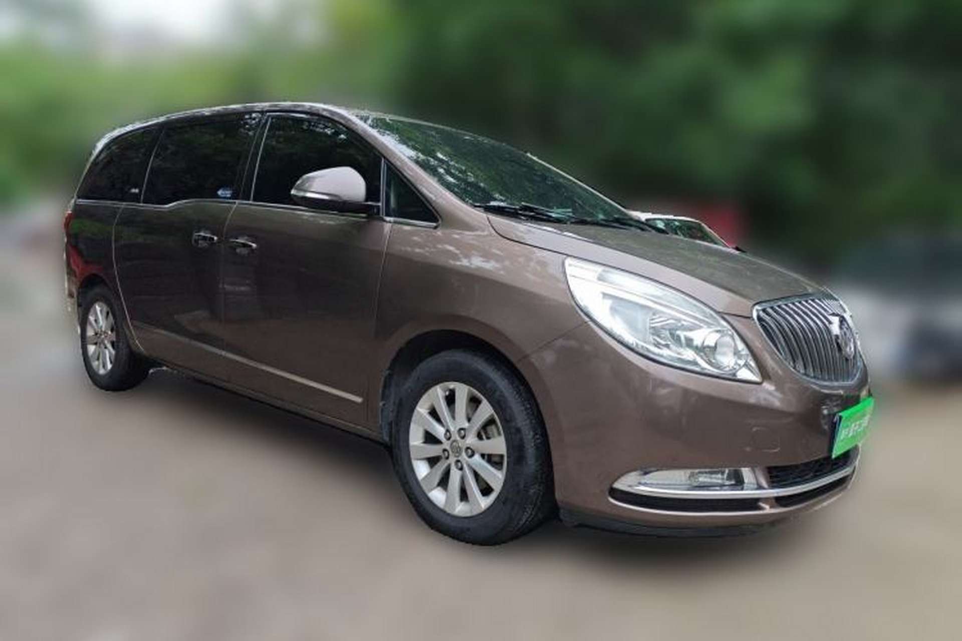 Used Buick GL8 2014 2.4L CT Luxury Business Comfort Edition Front Right 45 Deg