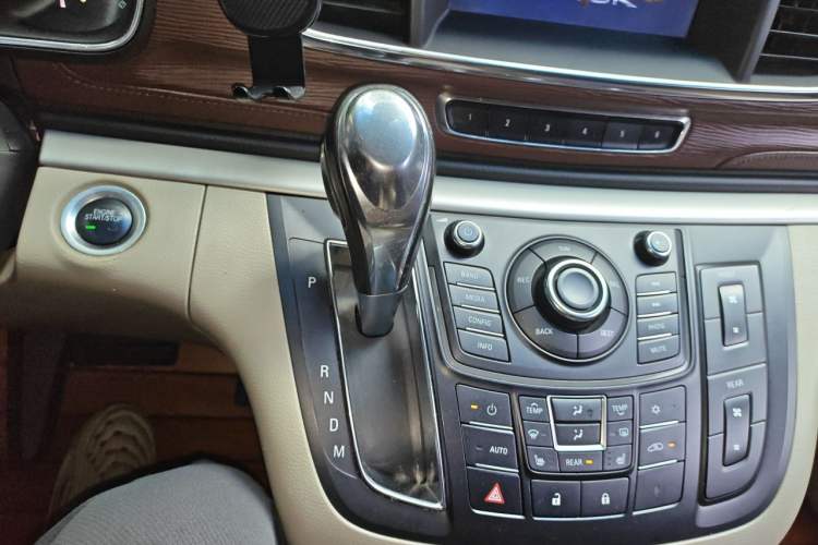 Used Buick GL8 2014 3.0L GT Luxury Business Haoya Edition Gear Lever
