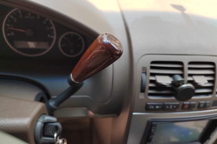 Used Buick GL8 2014 2.4L Comfort Edition Gear Lever