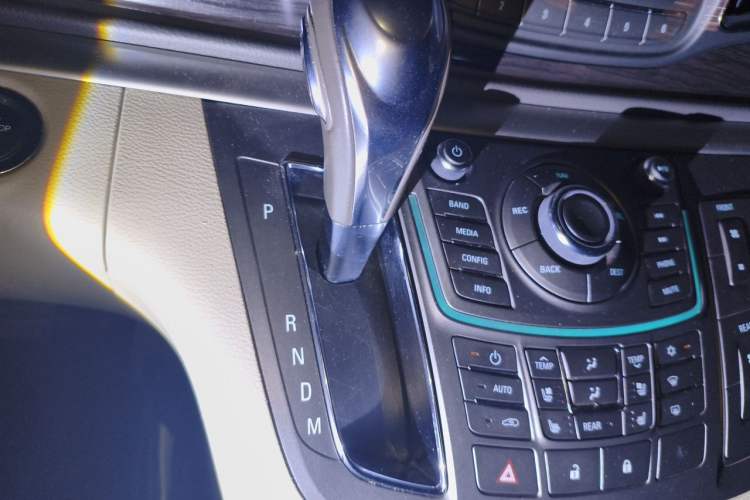 Used Buick GL8 2014 3.0L XT Luxury Business Flagship Edition Gear Lever