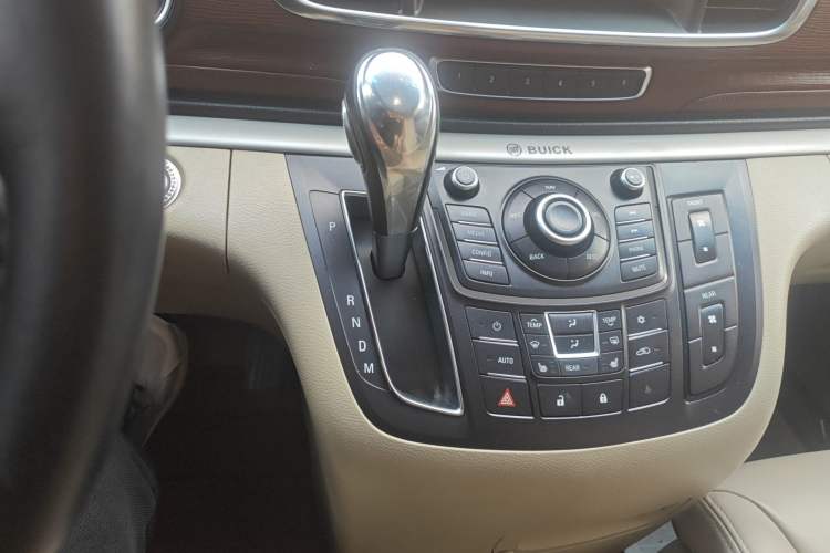 Used Buick GL8 2014 3.0L GT Luxury Business Haoya Edition Gear Lever