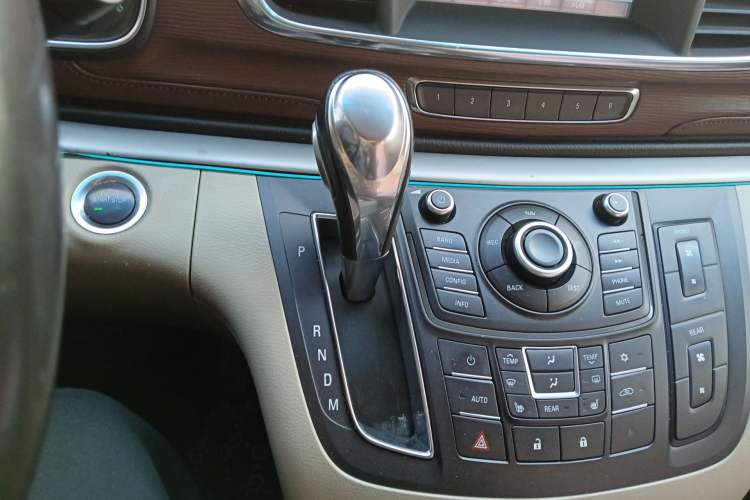 Used Buick GL8 2014 3.0L GT Luxury Business Haoya Edition Gear Lever