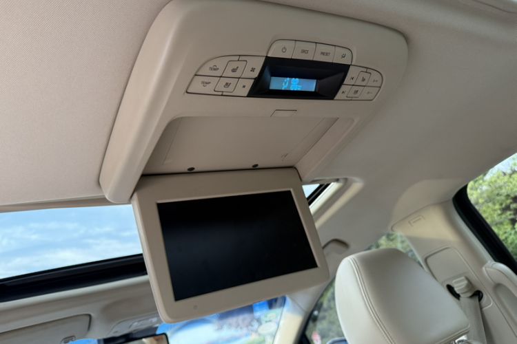 Used Buick GL8 2014 3.0L XT Luxury Business Flagship Edition Interior 11