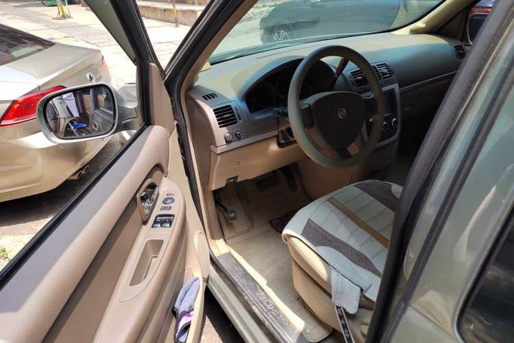 Used Buick GL8 2014 2.4L Comfort Edition Interior 3