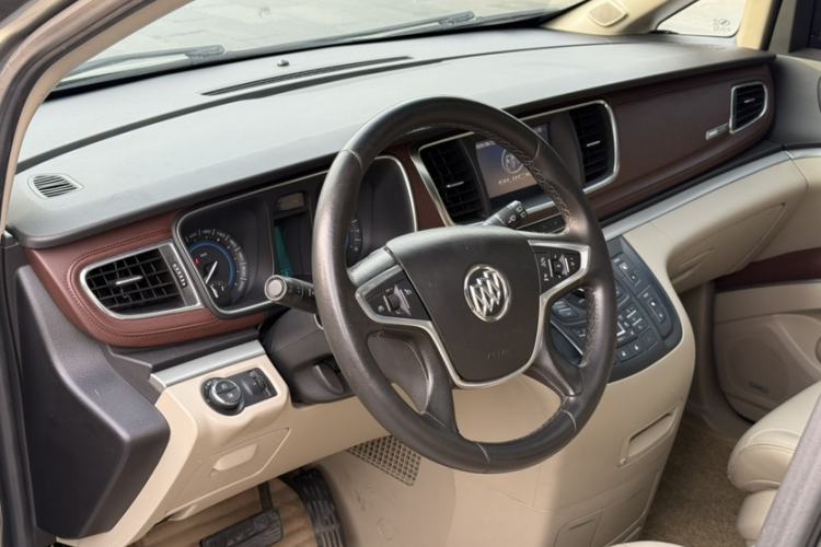 Used Buick GL8 2014 3.0L XT Luxury Business Flagship Edition Interior 3