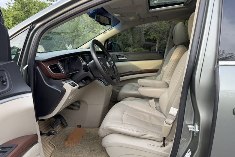 Used Buick GL8 2014 3.0L XT Luxury Business Flagship Edition Interior 4