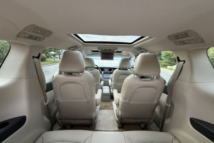 Used Buick GL8 2014 3.0L XT Luxury Business Flagship Edition Interior 8