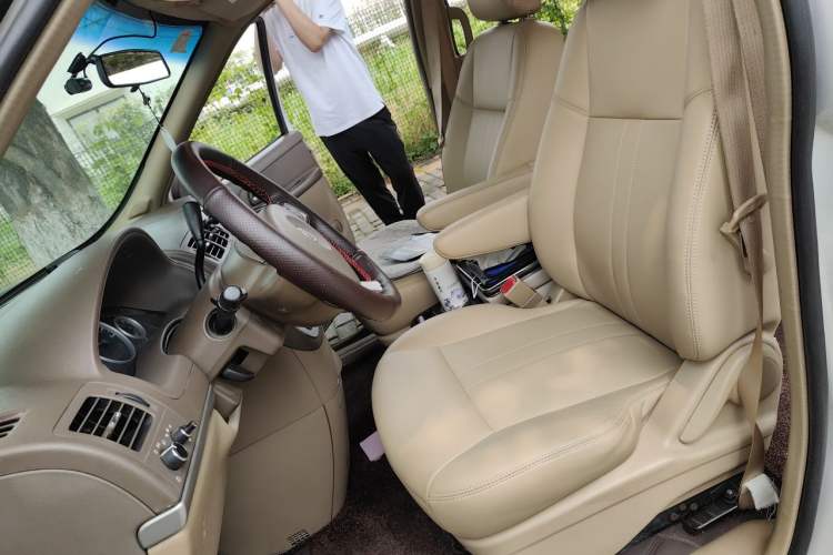 Used Buick GL8 2014 2.4L Classic Edition Left Front Seat