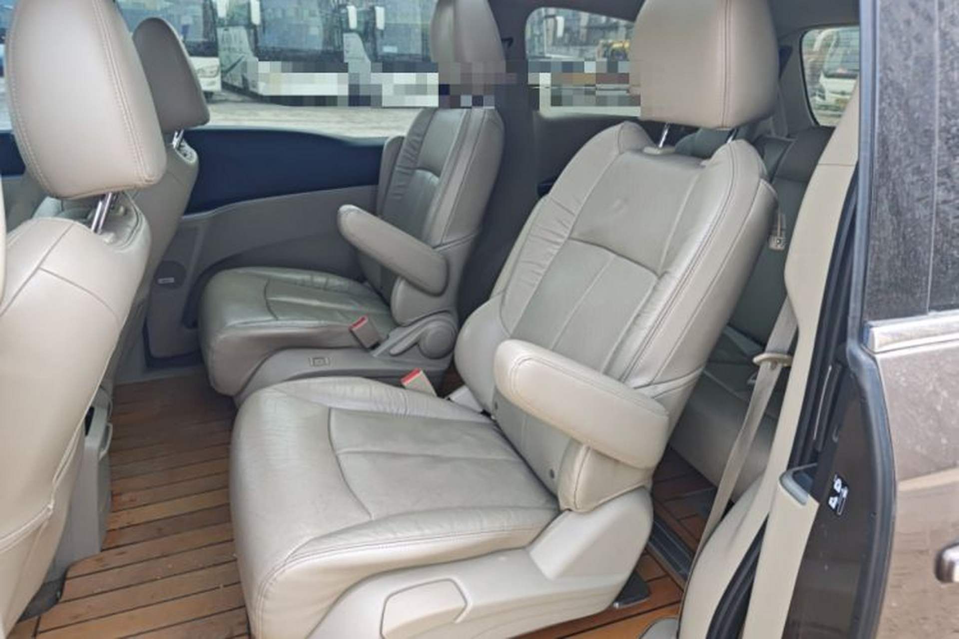 Used Buick GL8 2014 3.0L XT Luxury Business Flagship Edition Left Rear Seat