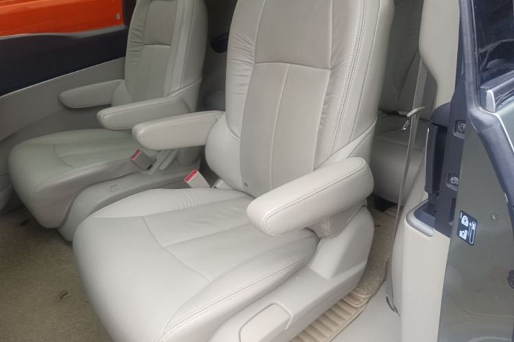 Used Buick GL8 2014 3.0L XT Luxury Business Flagship Edition Left Rear Seat