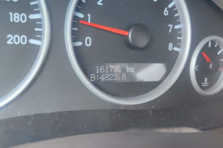 Used Buick GL8 2014 2.4L Classic Edition Odometer Close Up