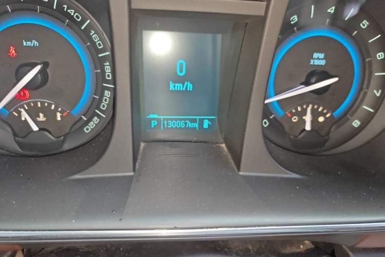 Used Buick GL8 2014 3.0L GT Luxury Business Haoya Edition Odometer Close Up