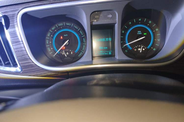 Used Buick GL8 2014 3.0L XT Luxury Business Flagship Edition Odometer Close Up