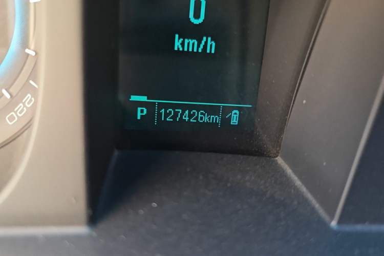 Used Buick GL8 2014 2.4L CT Luxury Business Comfort Edition Odometer Close Up