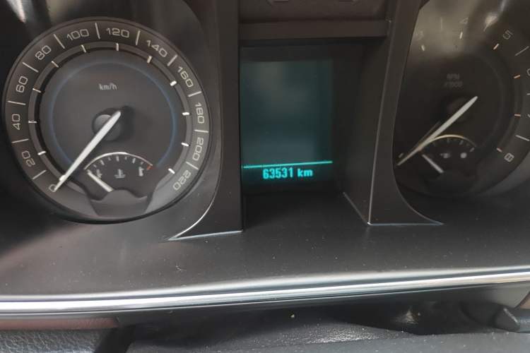 Used Buick GL8 2014 3.0L GT Luxury Business Haoya Edition Odometer Close Up
