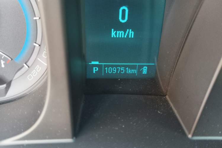 Used Buick GL8 2014 3.0L XT Luxury Business Flagship Edition Odometer Close Up