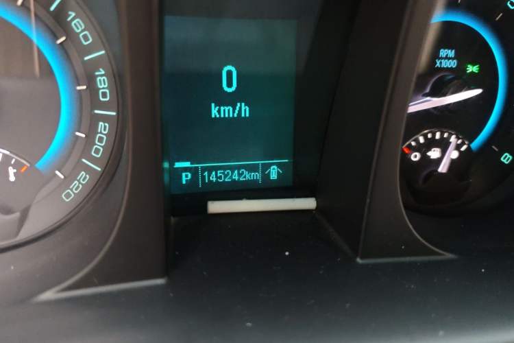 Used Buick GL8 2014 2.4L CT Luxury Business Comfort Edition Odometer Close Up