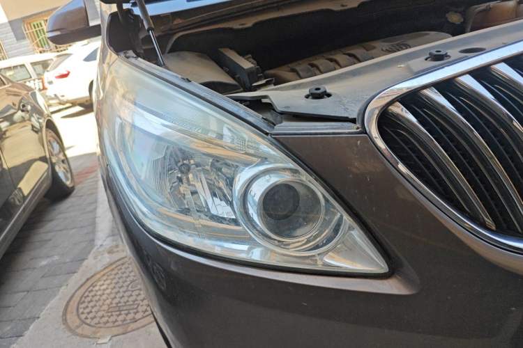 Used Buick GL8 2014 2.4L CT Luxury Business Comfort Edition Right Front Headlight