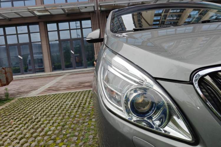 Used Buick GL8 2014 3.0L GT Luxury Business Haoya Edition Right Front Headlight