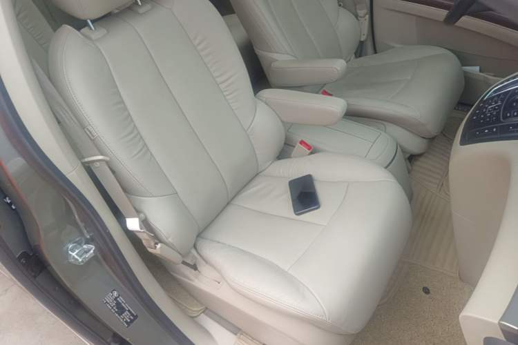 Used Buick GL8 2014 3.0L XT Luxury Business Flagship Edition Right Front Seat