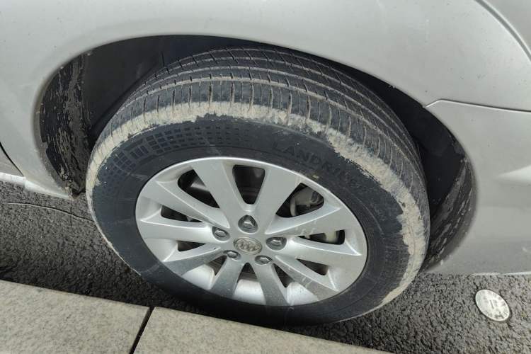 Used Buick GL8 2014 2.4L Classic Edition Right Front Wheel Hub