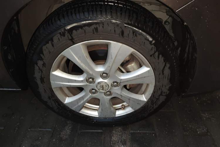 Used Buick GL8 2014 3.0L XT Luxury Business Flagship Edition Right Front Wheel Hub