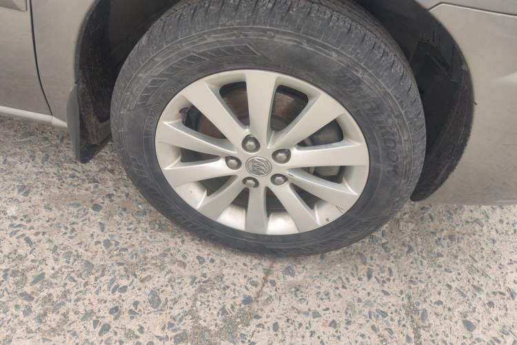 Used Buick GL8 2014 2.4L Classic Edition Right Front Wheel Hub