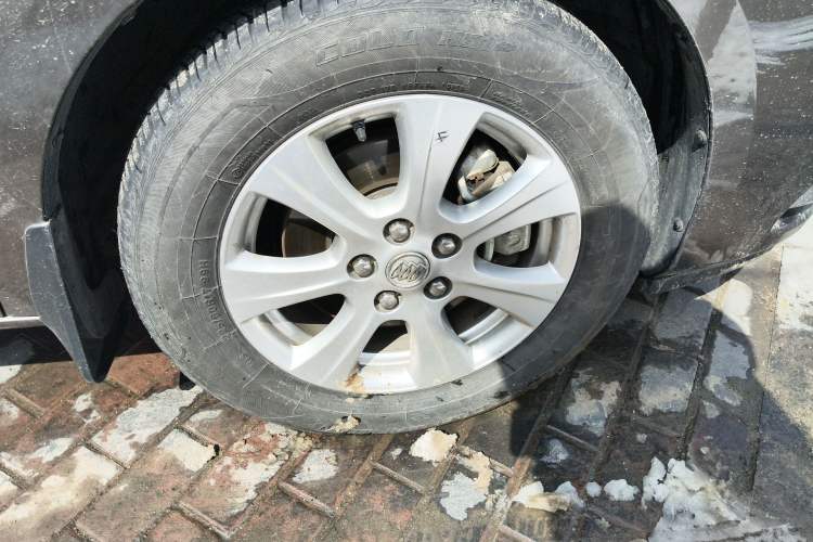 Used Buick GL8 2014 3.0L XT Luxury Business Flagship Edition Right Front Wheel Hub